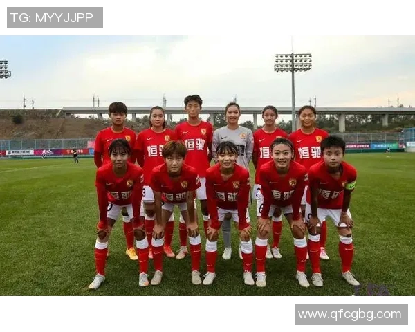 我在广州的足球场上闪耀光芒成为最强明星的传奇之路