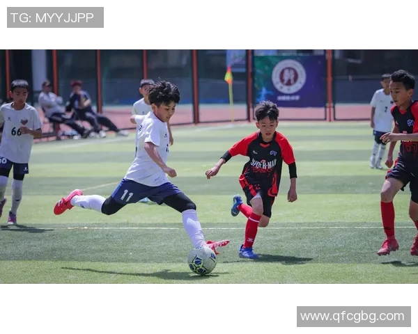 日本足球明星精彩踢球视频集锦展现球场魅力与技巧的瞬间