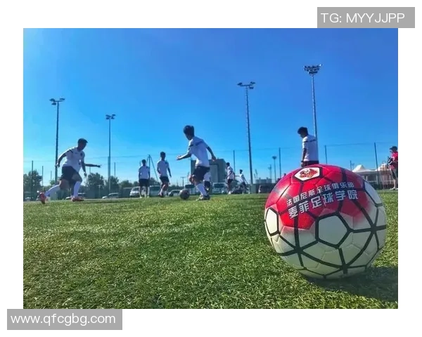 日本足球明星球鞋的魅力与技术结合探索之旅 日本足球明星球鞋的魅力与技术结合探索之旅